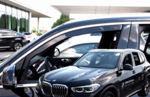 ΑΝΕΜΟΘΡΑΥΣΤΕΣ ΓΙΑ BMW X5 G05 5D 2018-2021 ΖΕΥΓΑΡΙ ΑΥΤΟΚΙΝΗΤΟΥ ΑΠΟ ΕΥΚΑΜΠΤΟ ΦΙΜΕ ΠΛΑΣΤΙΚΟ HEKO – 2 ΤΕΜ.