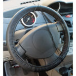 ΚΑΛΥΜΜΑ ΤΙΜΟΝΙΟΥ ΡΑΦΤΟ ΜΑΥΡΟ ΔΕΡΜΑΤΙΝΟ ΕΛΑΣΤΙΚΟ 39-43cm