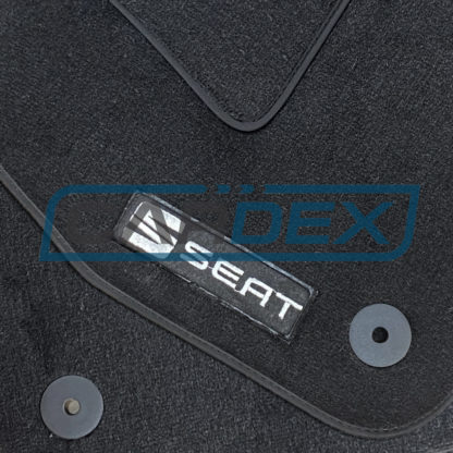 πατακια αυτοκινήτου seat μαυρη μοκέτα μαρκέ της cardex - velourtec με το λογοτυπο (seat logo) κοντινο