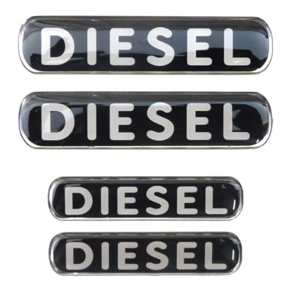 DIESEL ΑΥΤΟΚΟΛΛΗΤΑ 7,7 Χ 1,8 cm / 6 x 1,4 cm ΜΑΥΡΟ/ΧΡΩΜΙΟ ΜΕ ΕΠΙΚΑΛΥΨΗ ΕΠΟΞΕΙΔΙΚΗΣ ΡΥΤΙΝΗΣ (ΥΓΡΟ ΓΥΑΛΙ) - 4 ΤΕΜ.