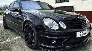 Προφυλακτήρας εμπρός tuning για Mercedes W211 E-Class (2002-2009) – AMG με μαύρη μάσκα και προβολάκια