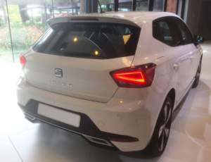 Αεροτομή οροφής για Seat Ibiza (2017-2020) – μαύρη γυαλιστερή