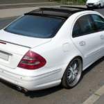 Αεροτομή πίσω παρμπρίζ για Mercedes W211 E-Class (2003-2007) - μαύρη γυαλιστερή