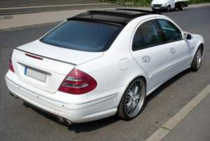 Αεροτομή πίσω παρμπρίζ για Mercedes W211 E-Class (2003-2007) – μαύρη γυαλιστερή