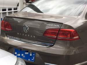 Αεροτομή πορτ μπαγκάζ για Volkswagen Passat B7 (2011-2015) – μαύρη γυαλιστερή