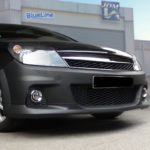 Μάσκα χωρίς σήμα για Opel Astra H 3D GTC (2005-2009) - κυψελωτή με πλαίσιο χρωμίου