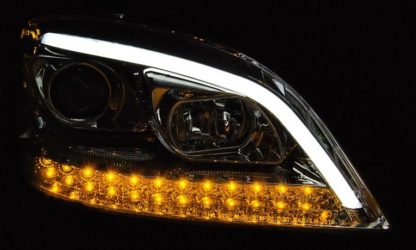 Φανάρια εμπρός led για Mercedes ML W164 (2005-2008) chrome με τρεχούμενο φλας - σετ 2τμχ.