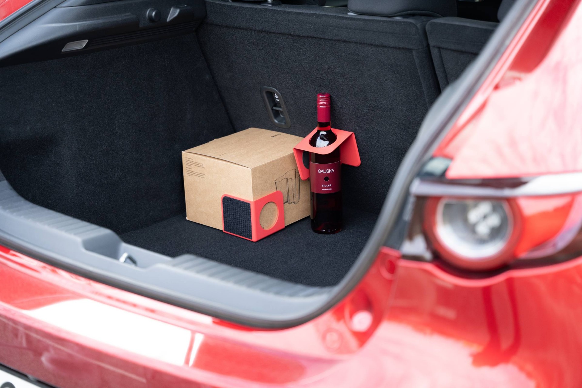 ΣΤΑΘΕΡΟΠΟΙΗΤΗΣ / ΔΙΑΧΩΡΙΣΤΙΚΟ STOPPER NOOK ΓΙΑ ΤΟ ΠΟΡΤ ΜΠΑΓΚΑΖ ΑΠΟ ΠΛΑΣΤΙΚΟ ΣΕ ΚΟΚΚΙΝΟ ΧΡΩΜΑ ΜΕ ΑΝΤΙΟΛΙΣΘΗΤΙΚΑ ΜΑΞΙΛΑΡΑΚΙΑ ΚΑΙ ΑΥΤΟΚΟΛΛΗΤΑ ΤΥΠΟΥ VELCRO RATI - 2 ΤΕΜ.