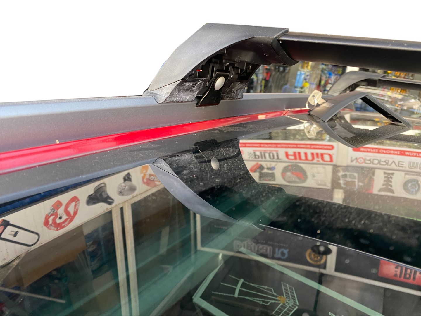 CITROEN C4 GRAND PICASSO ΜΕ ΗΛΙΟΡΟΦΗ/FLUSH RAILS (Y8050223+YK774W) KIT ΜΠΑΡΕΣ FLUSH BLACK BAR YAKIMA