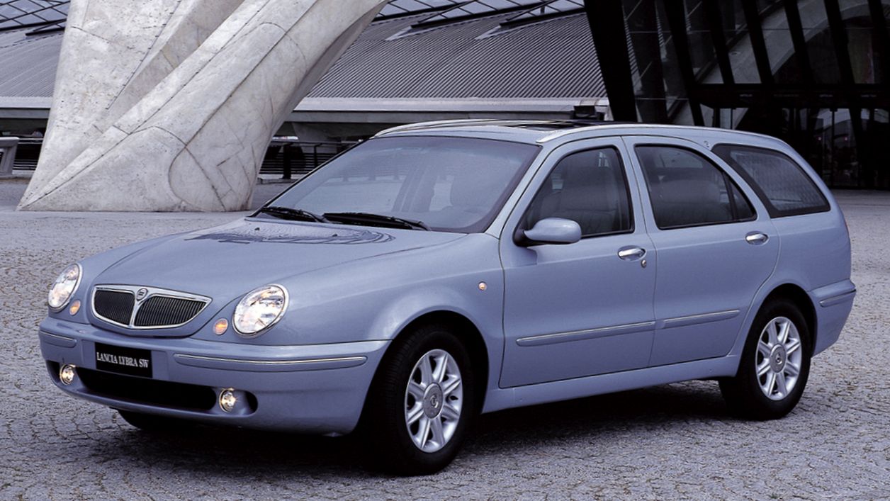 Κουκούλα αυτοκινήτου συμβατή με Lancia Lybra (839) Station Wagon (07/99 - 04/05) αδιάβροχη και με επένδυση 4466x1743x1470