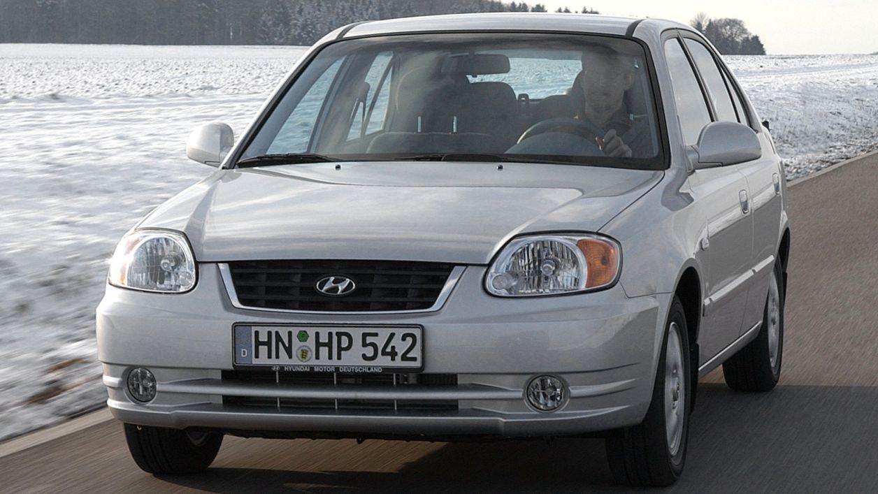 Κουκούλα αυτοκινήτου συμβατή με Hyundai Accent (LC) (01/00 - 06/06) αδιάβροχη και με επένδυση 4215x1680x1395-1405