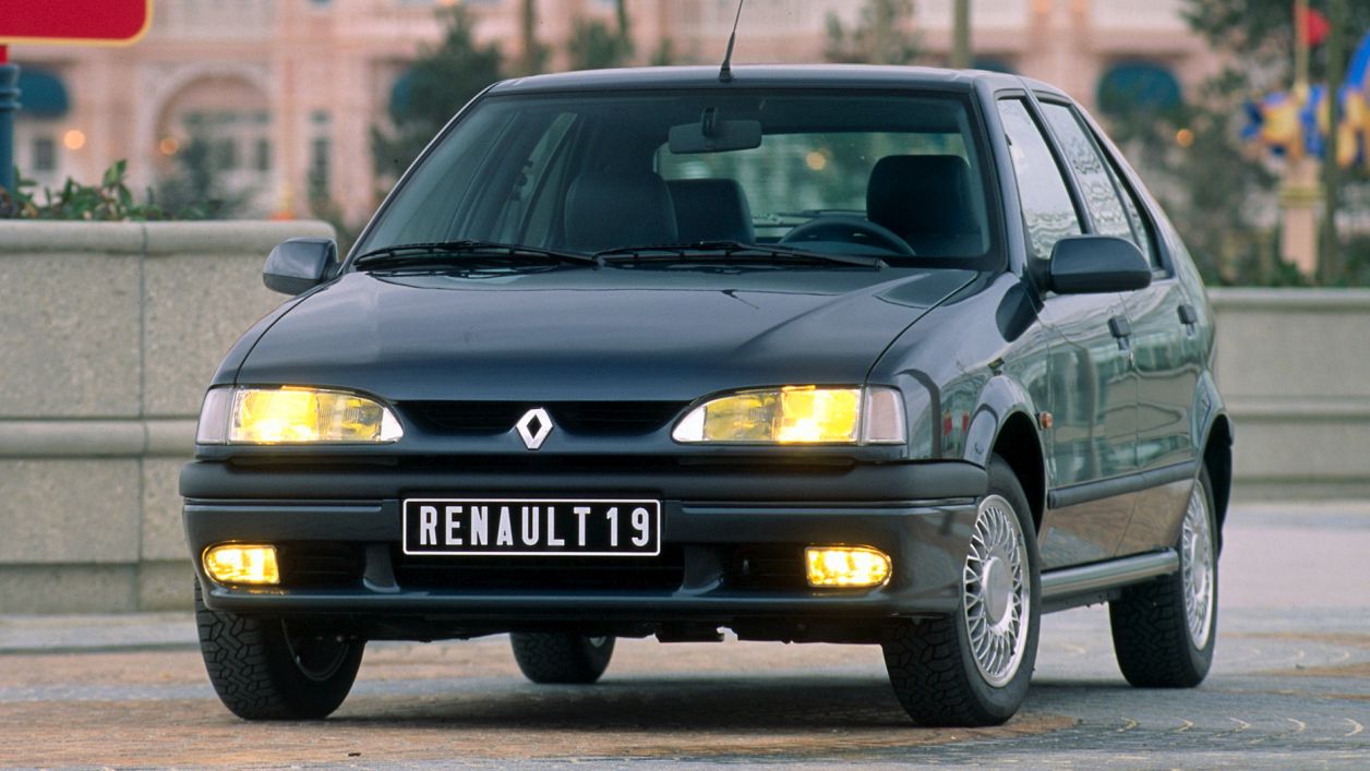 Κουκούλα αυτοκινήτου συμβατή με Renault R19 (01/89 - 02/96) αδιάβροχη και με επένδυση 4162x1696x1412