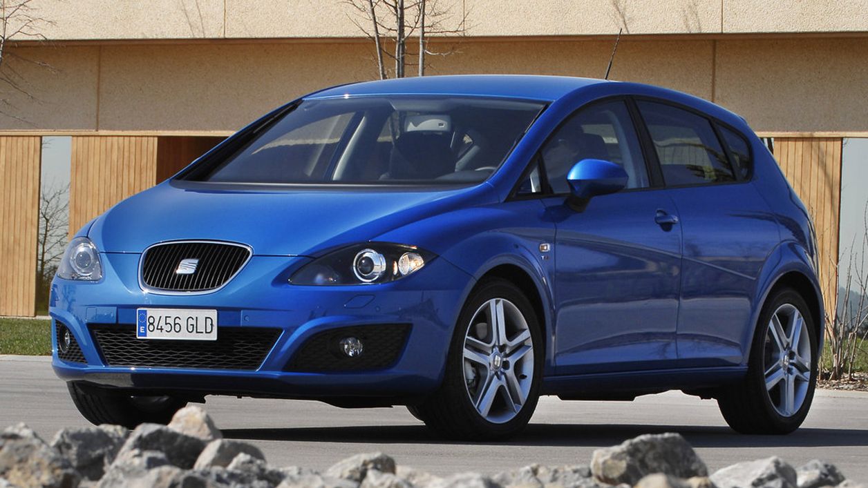 Κουκούλα αυτοκινήτου συμβατή με SEAT Leon (1P) (09/05 - 11/12) αδιάβροχη και με επένδυση 4323x1768x1458