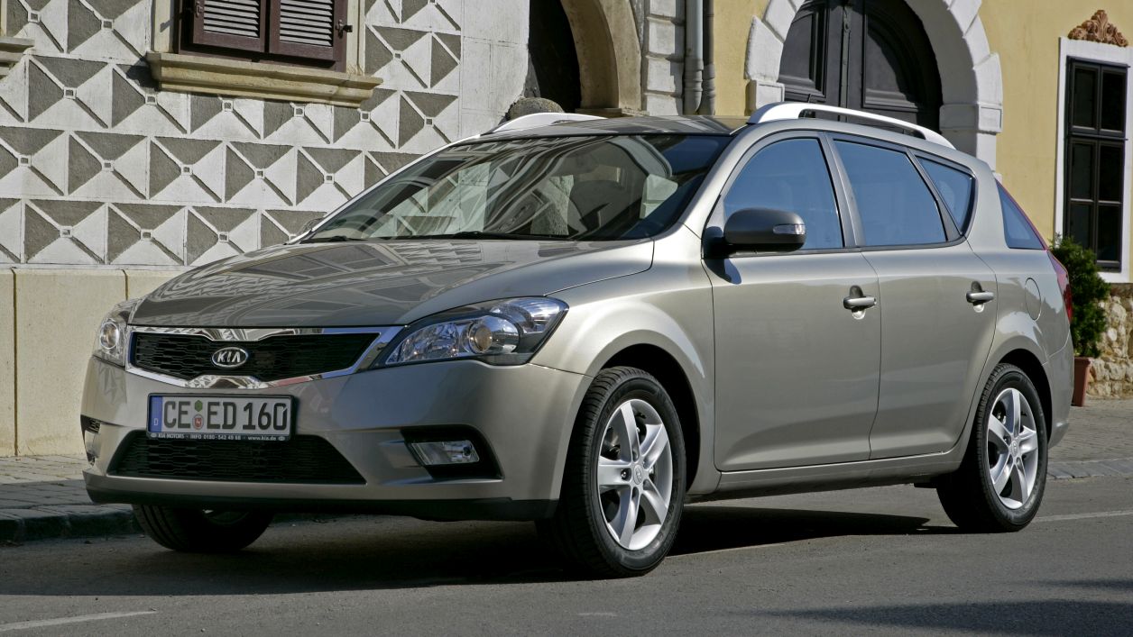 Κουκούλα αυτοκινήτου συμβατή με KIA cee´d (ED) Sporty Wagon (09/07 - 09/12) αδιάβροχη και με επένδυση 4490x1790x1490