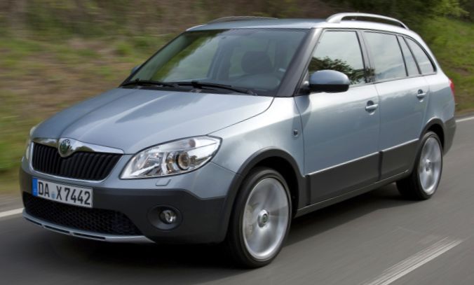 Κουκούλα αυτοκινήτου συμβατή με Skoda Fabia (II) Scout (06/10 - 06/14) αδιάβροχη και με επένδυση 4032x1658x1542