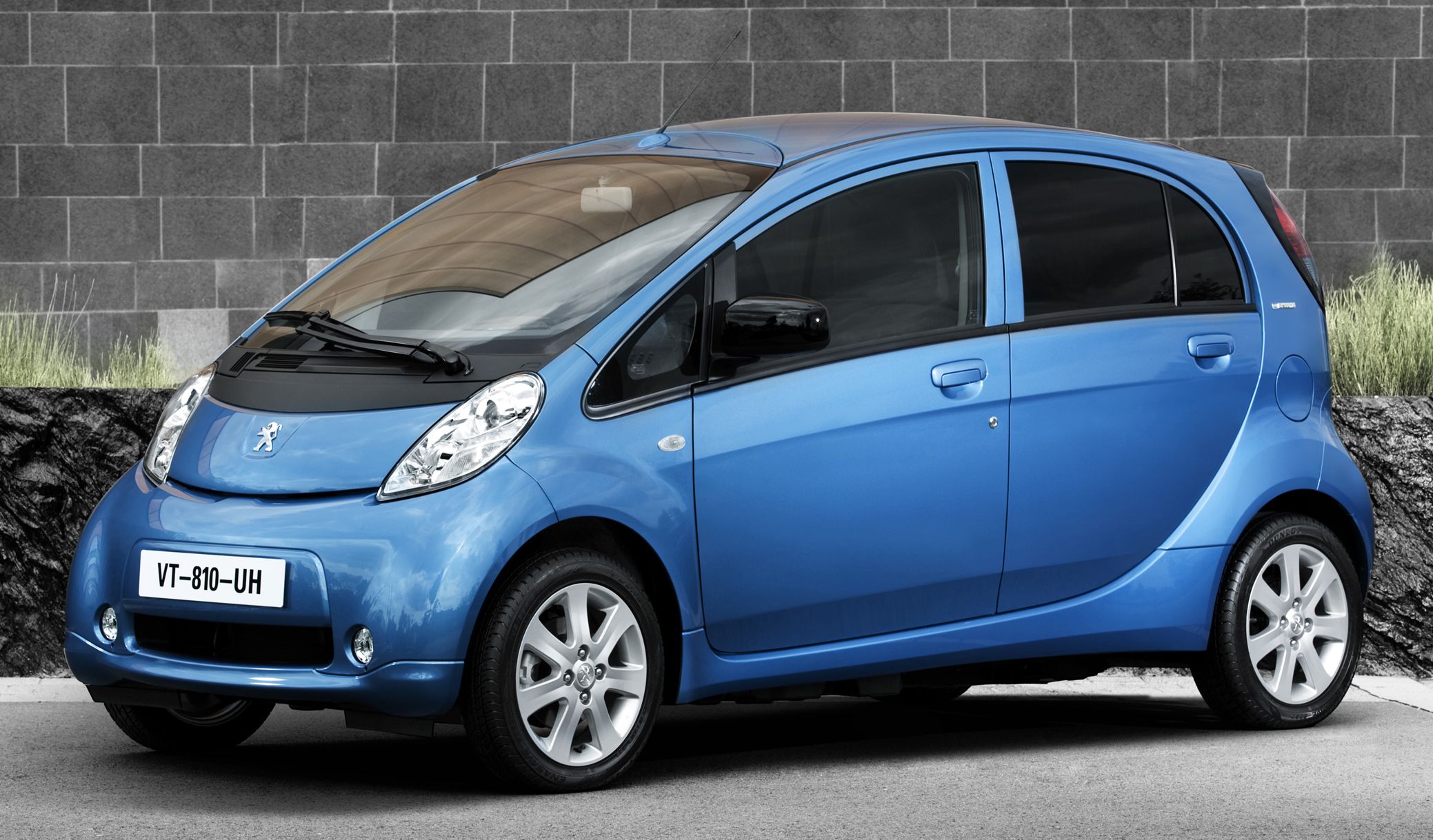 Κουκούλα αυτοκινήτου συμβατή με Peugeot iOn (12/10 - 07/20) αδιάβροχη και με επένδυση 3475x1475x1608-1610