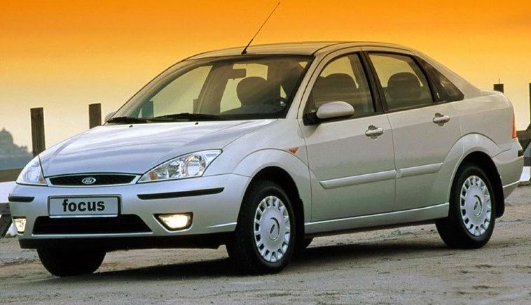 Κουκούλα αυτοκινήτου συμβατή με Ford Focus (I) Stufenheck (10/98 - 11/04) αδιάβροχη και με επένδυση 4382x1702x1481