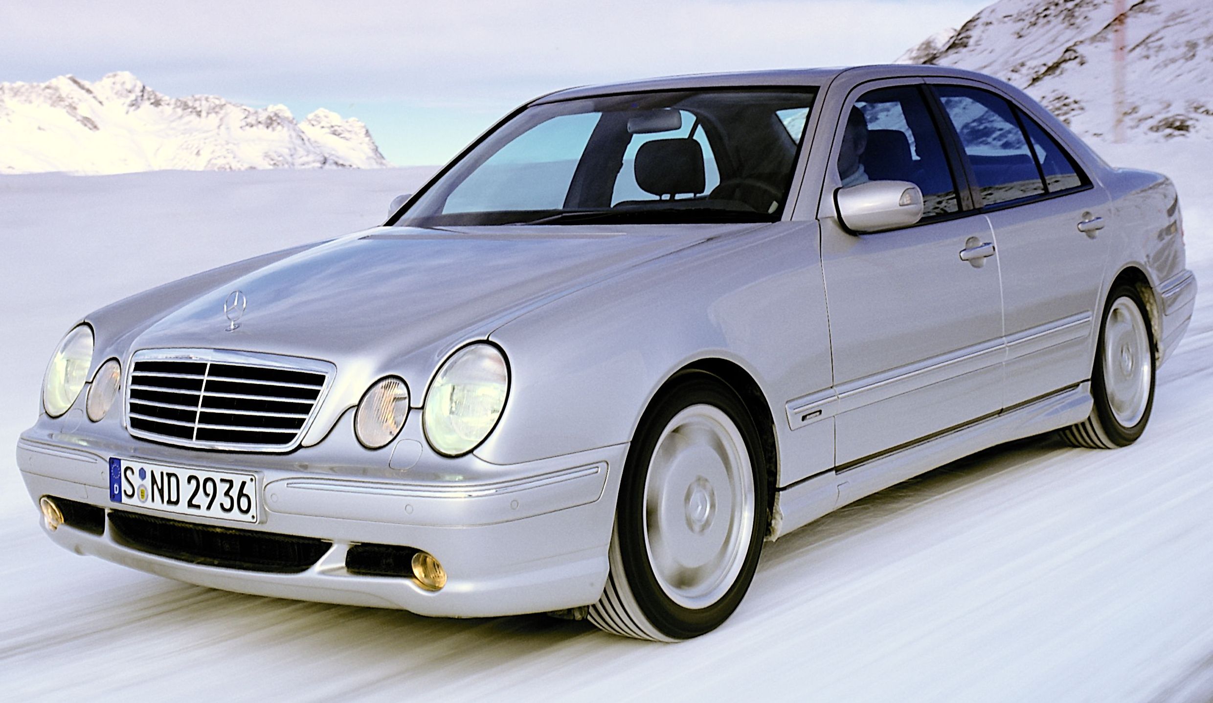 Κουκούλα αυτοκινήτου συμβατή με Mercedes-Benz E-Klasse (210) AMG Limousine (04/96 - 04/02) αδιάβροχη και με επένδυση 4818x1799x1411