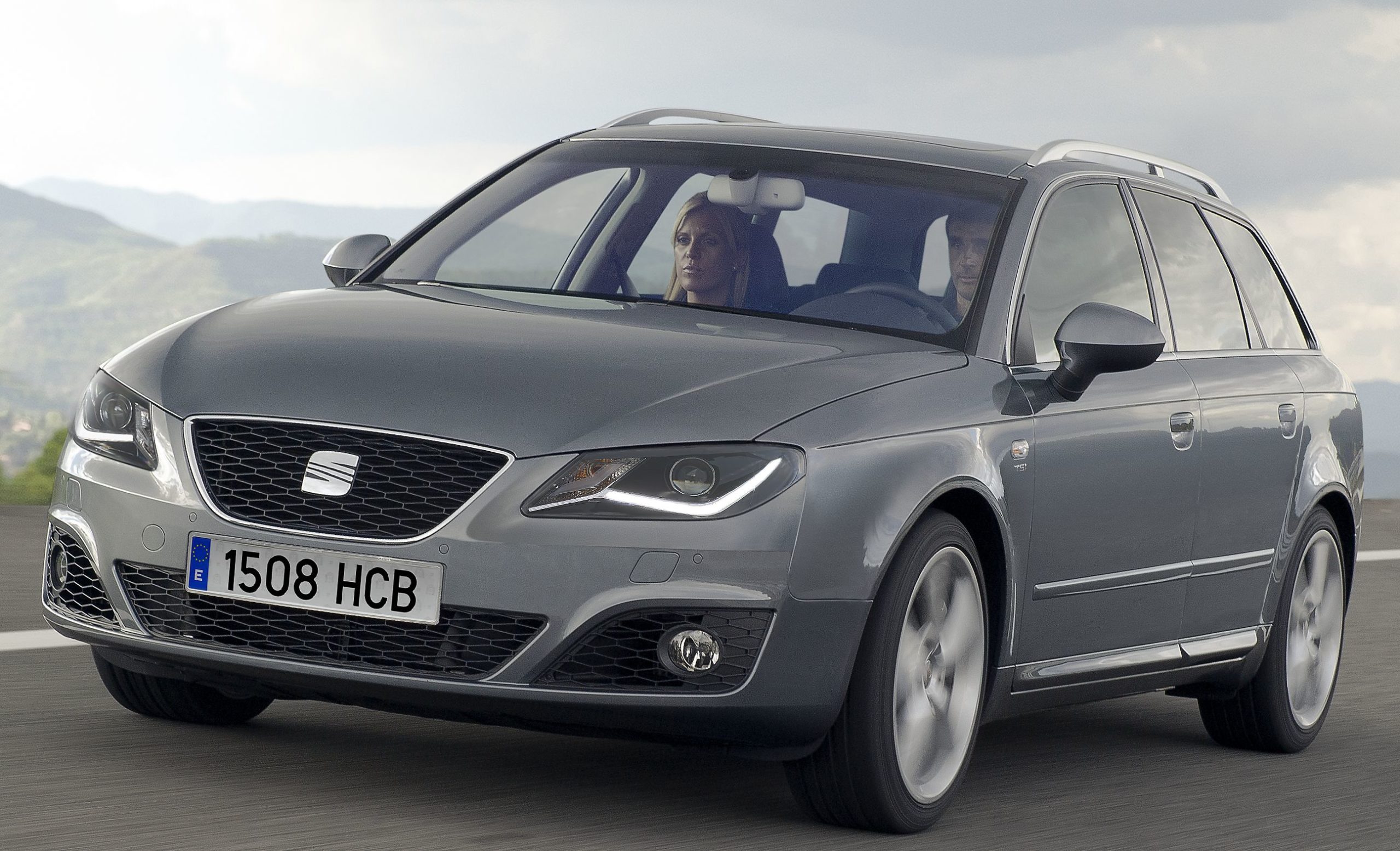 Κουκούλα αυτοκινήτου συμβατή με SEAT Exeo (3R) ST (07/09 - 05/13) αδιάβροχη και με επένδυση 4666x1772x1454