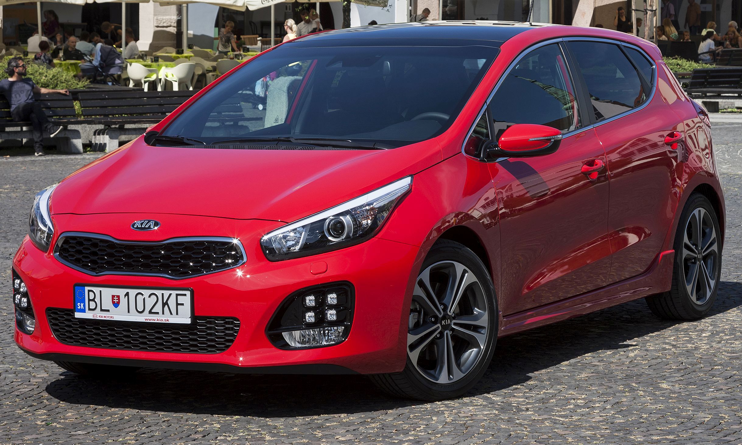 Κουκούλα αυτοκινήτου συμβατή με KIA cee´d (JD) GT (07/13 - 06/18) αδιάβροχη και με επένδυση 4310x1780x1470