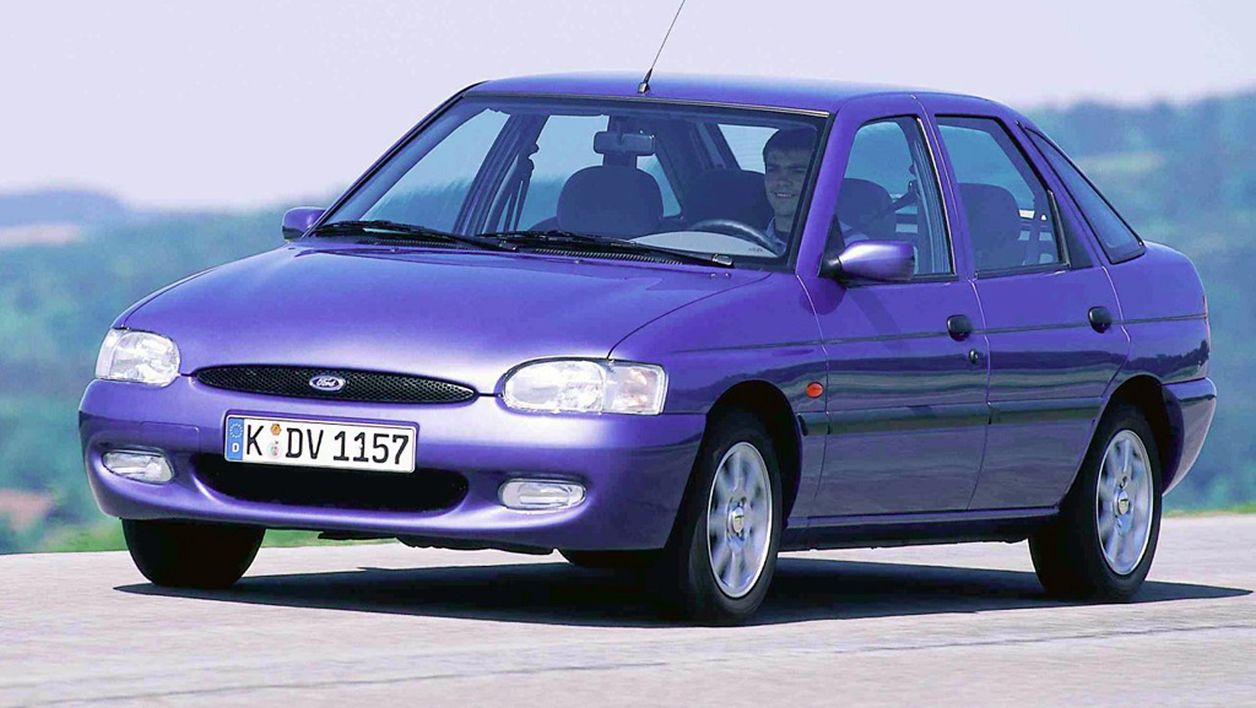 Κουκούλα αυτοκινήτου συμβατή με Ford Escort (V) Classic (10/98 - 07/00) αδιάβροχη και με επένδυση 4138x1700x1398