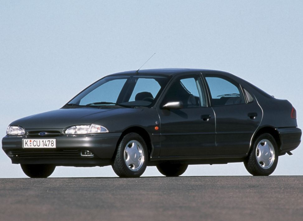 Κουκούλα αυτοκινήτου συμβατή με Ford Mondeo (I) (02/93 - 09/96) αδιάβροχη και με επένδυση 4481x1747x1372