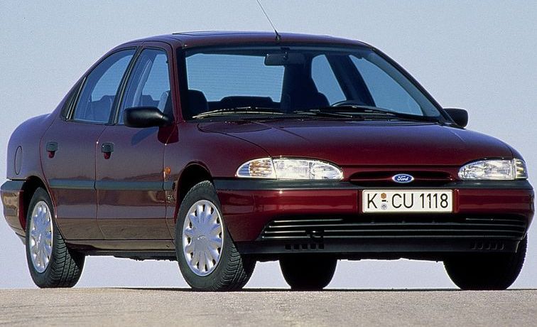Κουκούλα αυτοκινήτου συμβατή με Ford Mondeo (I) Stufenheck (01/93 - 09/96) αδιάβροχη και με επένδυση 4481x1747x1372