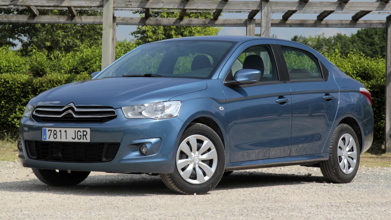 Κουκούλα αυτοκινήτου συμβατή με Citroen C-Elysée (06/16 - 05/17) αδιάβροχη και με επένδυση 4419x1748x1466