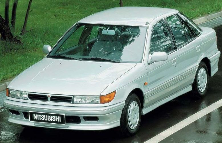 Κουκούλα αυτοκινήτου συμβατή με Mitsubishi Lancer (IV) (09/89 - 06/92) αδιάβροχη και με επένδυση 4243x1670x1405