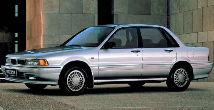 Κουκούλα αυτοκινήτου συμβατή με Mitsubishi Galant (VI) Limousine (02/88 - 03/93) αδιάβροχη και με επένδυση 4540x1695x1425