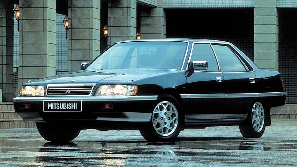 Κουκούλα αυτοκινήτου συμβατή με Mitsubishi Sapporo (01/88 - 08/90) αδιάβροχη και με επένδυση 4660x1695x1370