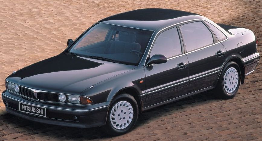 Κουκούλα αυτοκινήτου συμβατή με Mitsubishi Sigma (03/91 - 04/96) αδιάβροχη και με επένδυση 4750x1775x1435