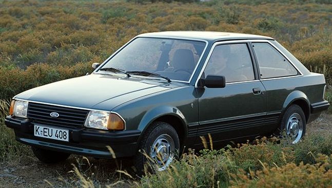 Κουκούλα αυτοκινήτου συμβατή με Ford Escort (III) (08/80 - 03/86) αδιάβροχη και με επένδυση 4052x1640x1369-1384