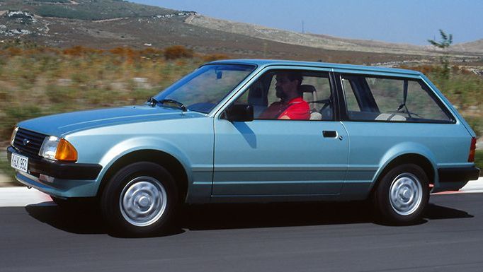 Κουκούλα αυτοκινήτου συμβατή με Ford Escort (III) Turnier (01/81 - 03/86) αδιάβροχη και με επένδυση 4033x1640x1385