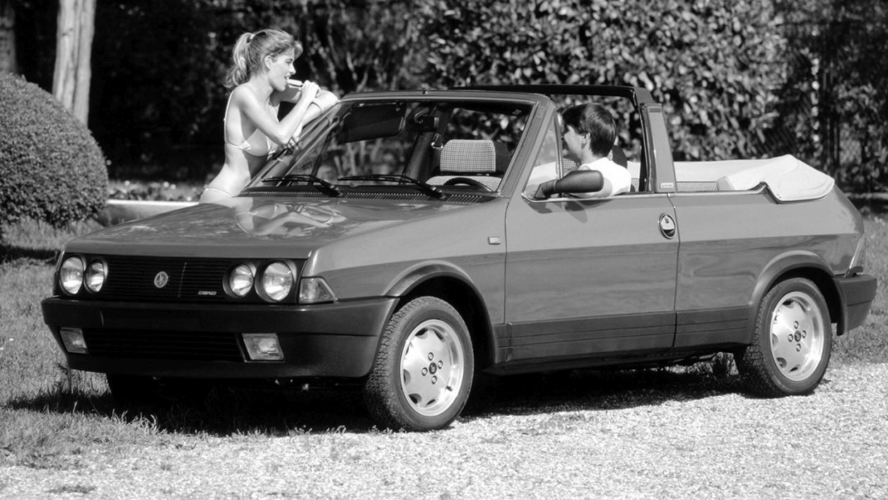 Κουκούλα αυτοκινήτου συμβατή με Fiat Ritmo (138) Bertone Cabrio (02/82 - 05/87) αδιάβροχη και με επένδυση 3993x1650x1400