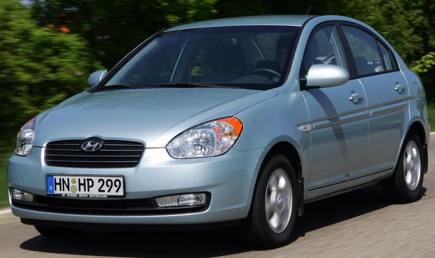 Κουκούλα αυτοκινήτου συμβατή με Hyundai Accent (MC) Stufenheck (06/06 - 10/08) αδιάβροχη και με επένδυση 4280x1695x1470