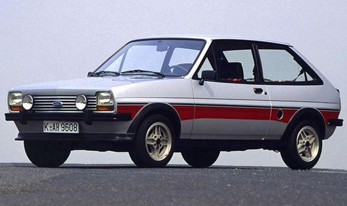 Κουκούλα αυτοκινήτου συμβατή με Ford Fiesta (I) Super S (07/80 - 08/81) αδιάβροχη και με επένδυση 3565x1567x1360