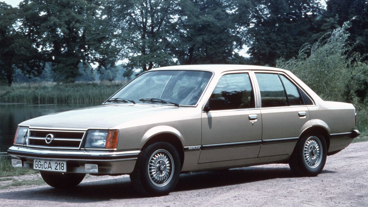 Κουκούλα αυτοκινήτου συμβατή με Opel Commodore (C) (10/78 - 08/82) αδιάβροχη και με επένδυση 4705x1722x1415