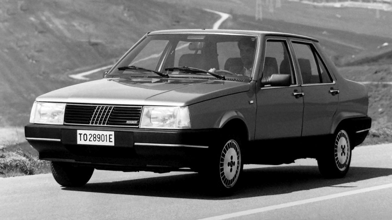 Κουκούλα αυτοκινήτου συμβατή με Fiat Regata (138) Limousine (11/83 - 09/89) αδιάβροχη και με επένδυση 4260x1650x1412