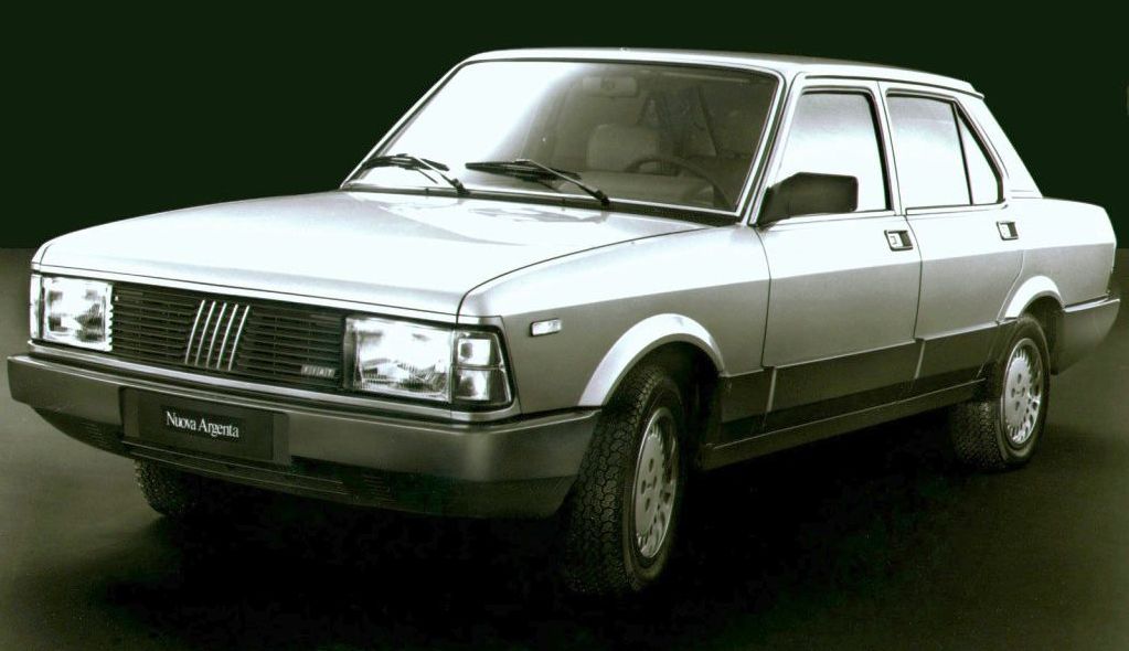 Κουκούλα αυτοκινήτου συμβατή με Fiat Argenta (132) Limousine (09/81 - 07/86) αδιάβροχη και με επένδυση 4434x1655x1435