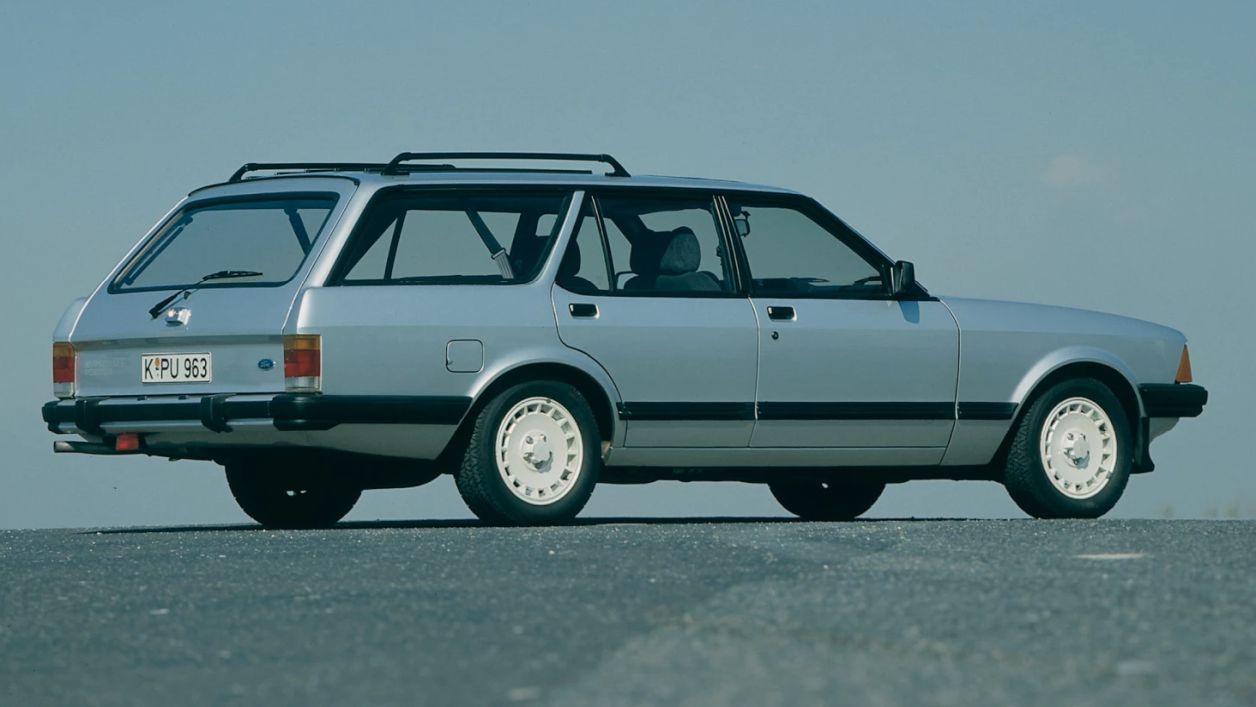 Κουκούλα αυτοκινήτου συμβατή με Ford Granada (II) Turnier (03/75 - 03/85) αδιάβροχη και με επένδυση 4887x1808x1423