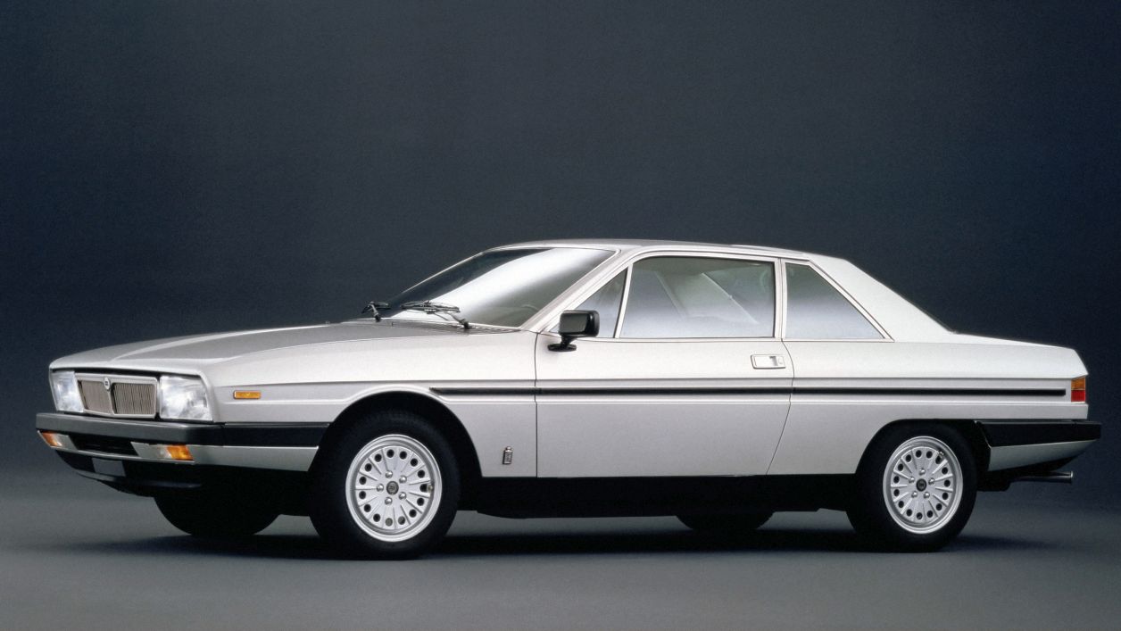 Κουκούλα αυτοκινήτου συμβατή με Lancia Gamma (830) Coupé (09/80 - 07/84) αδιάβροχη και με επένδυση 4485x1730x1330
