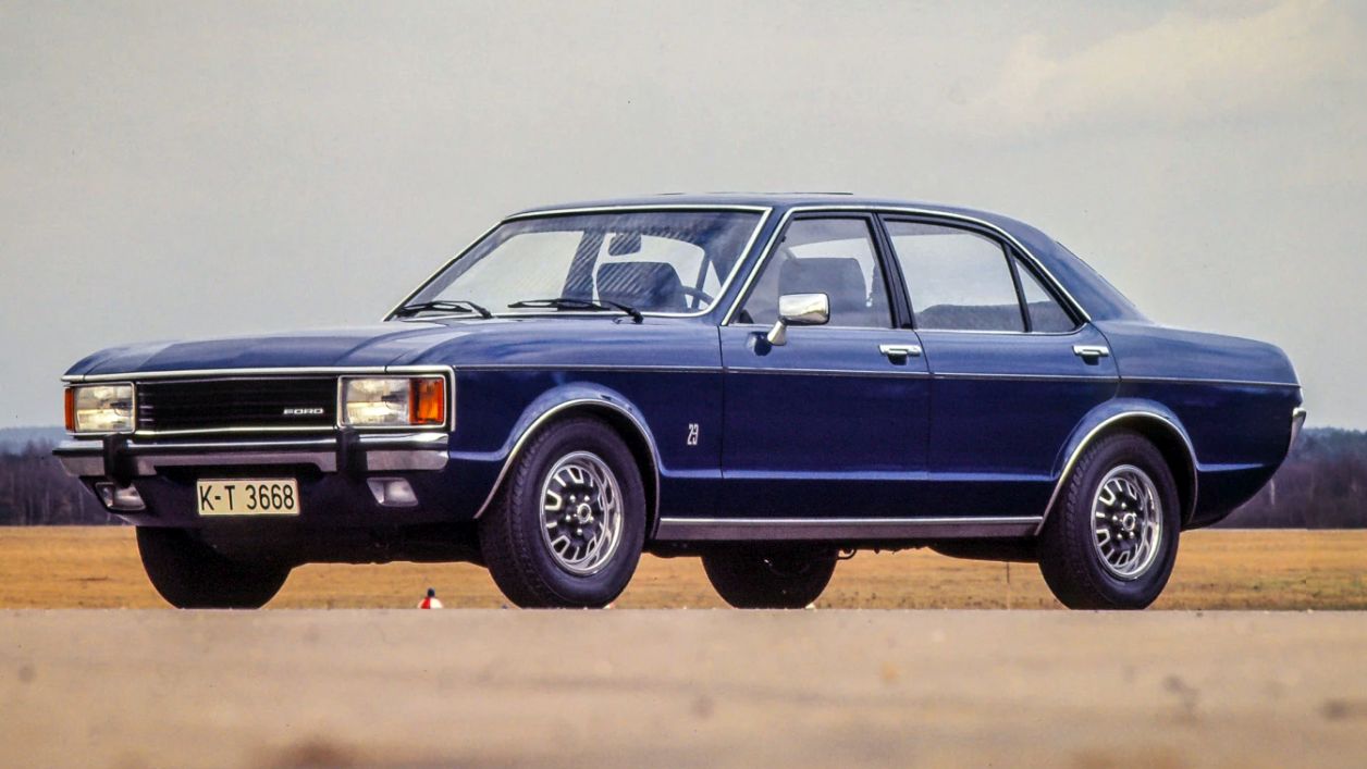 Κουκούλα αυτοκινήτου συμβατή με Ford Granada (I) Limousine (03/72 - 08/77) αδιάβροχη και με επένδυση 4650x1791x1416