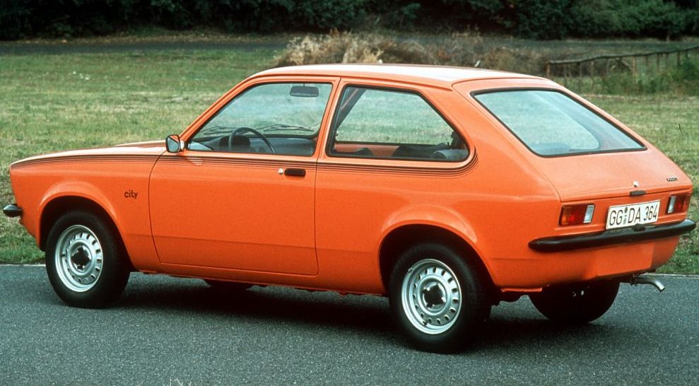 Κουκούλα αυτοκινήτου συμβατή με Opel Kadett (C) City (05/75 - 09/79) αδιάβροχη και με επένδυση 3893x1580x1380