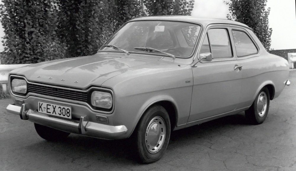 Κουκούλα αυτοκινήτου συμβατή με Ford Escort (I) (01/70 - 10/74) αδιάβροχη και με επένδυση 4052x1570x1393-1400
