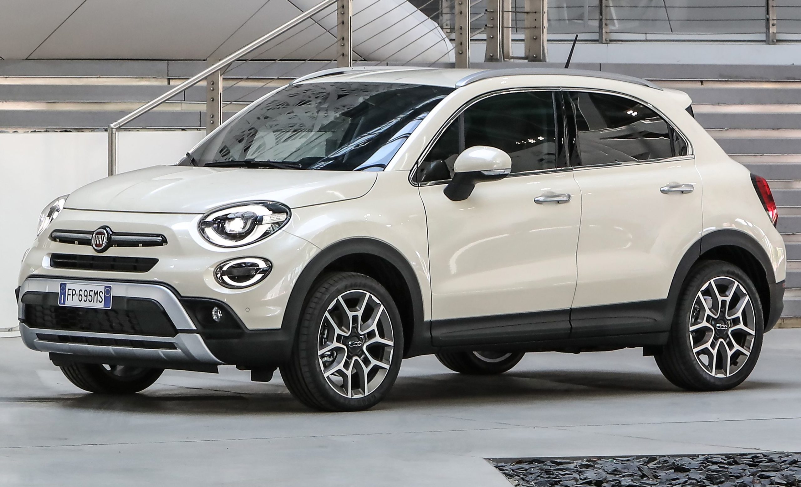 Κουκούλα αυτοκινήτου συμβατή με Fiat 500X (334) Cross (09/18 - 11/22) αδιάβροχη και με επένδυση 4269x1796x1595
