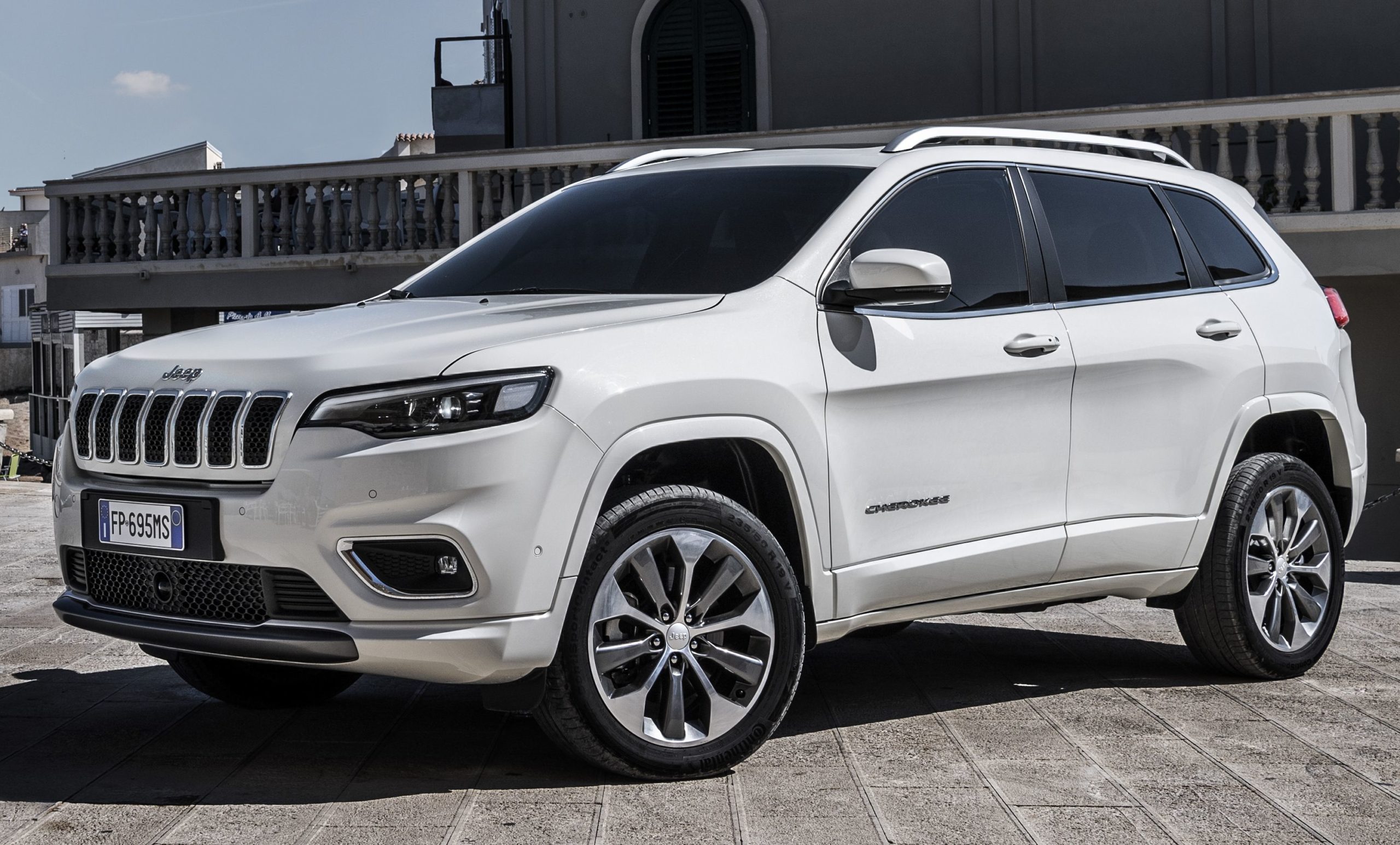 Κουκούλα αυτοκινήτου συμβατή με Jeep Cherokee (KL) (07/14 - 12/21) αδιάβροχη και με επένδυση 4623x1859x1670-1724