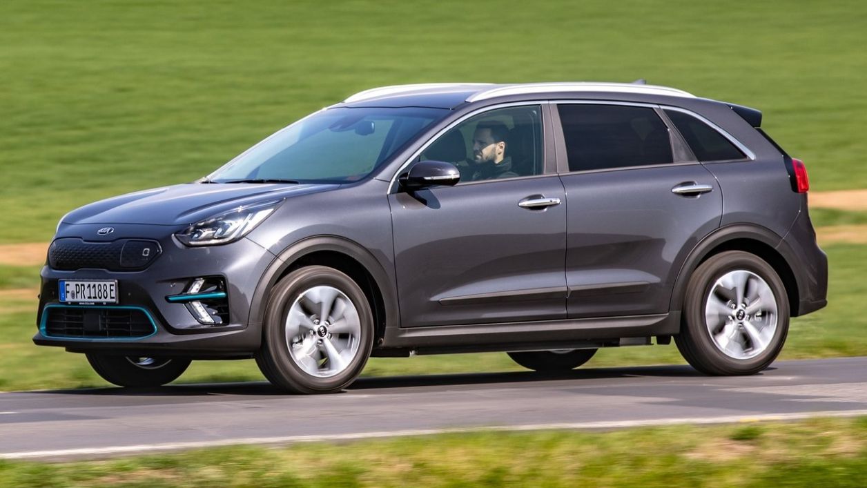 Κουκούλα αυτοκινήτου συμβατή με KIA e-Niro (DE) (12/18 - 04/22) αδιάβροχη και με επένδυση 4375x1805x1560