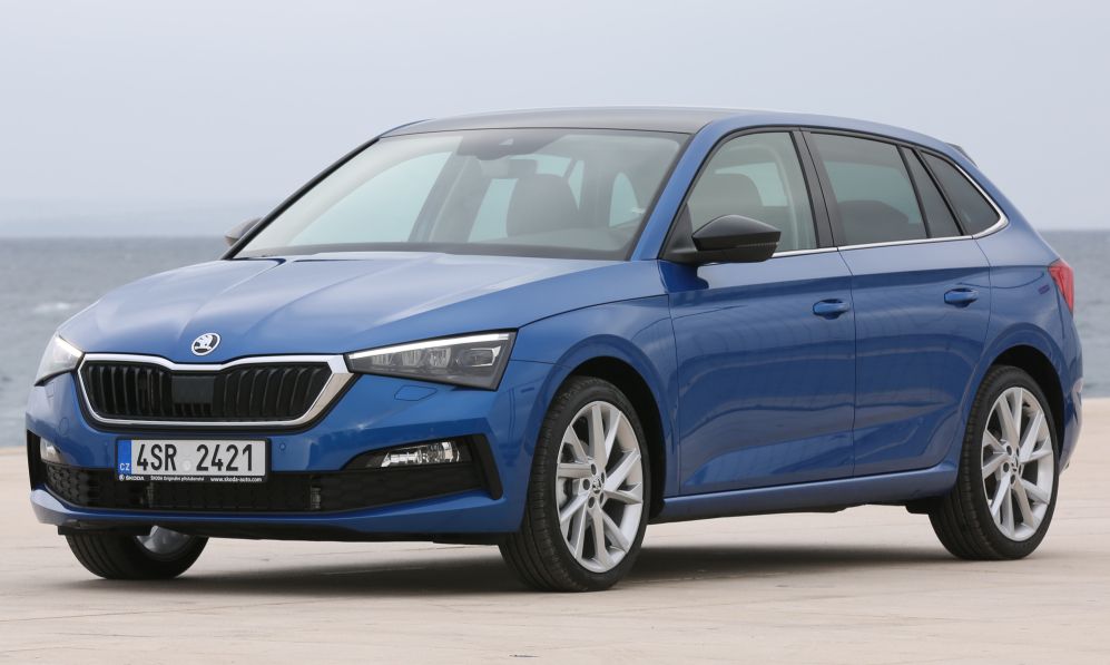 Κουκούλα αυτοκινήτου συμβατή με Skoda Scala (ab 05/19) ( - ) αδιάβροχη και με επένδυση 4362x1793x1471