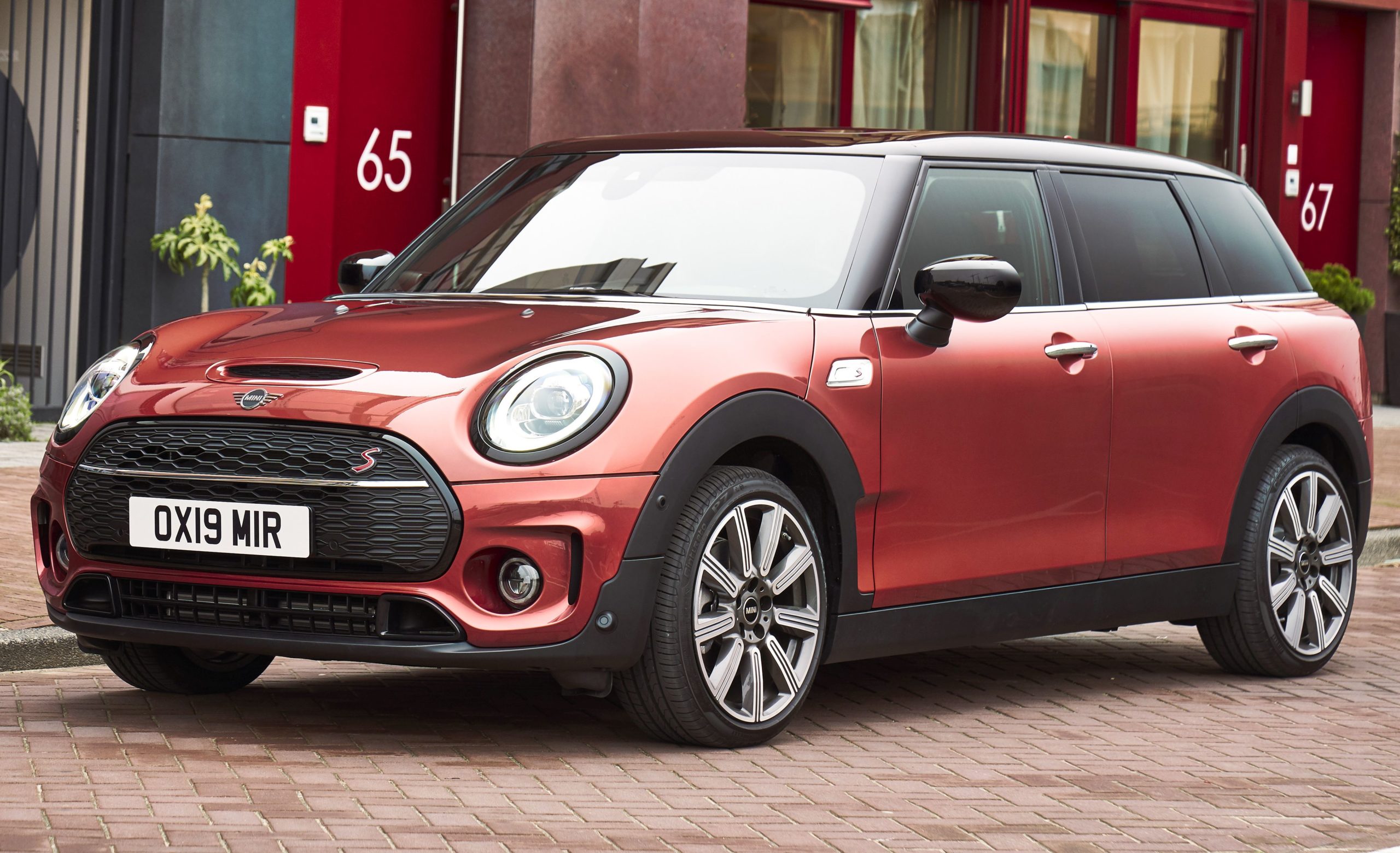 Κουκούλα αυτοκινήτου συμβατή με MINI Clubman (F54) (ab 07/19) ( - ) αδιάβροχη και με επένδυση 4266x1800x1441